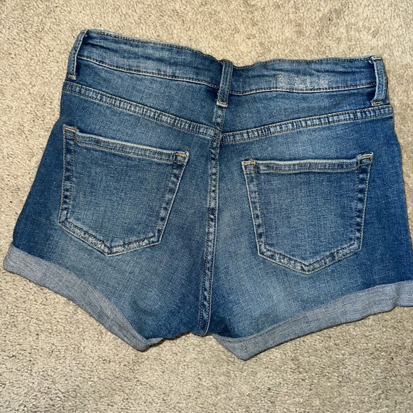 H&M jean shorts - Picture 3 of 4